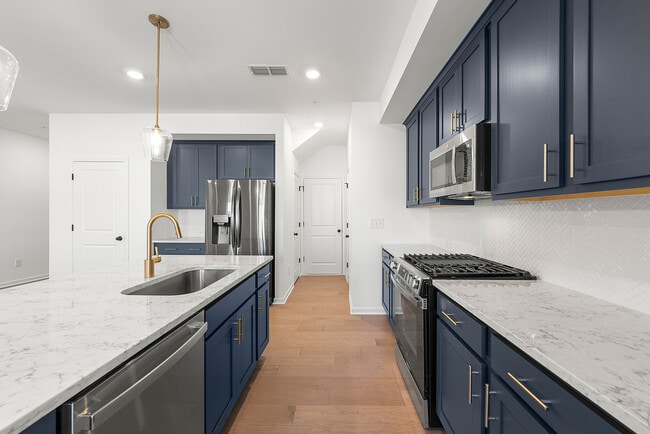 Building Photo - 714 Rhone St