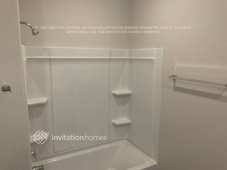 Building Photo - 8120 Sunberry Shadow Dr