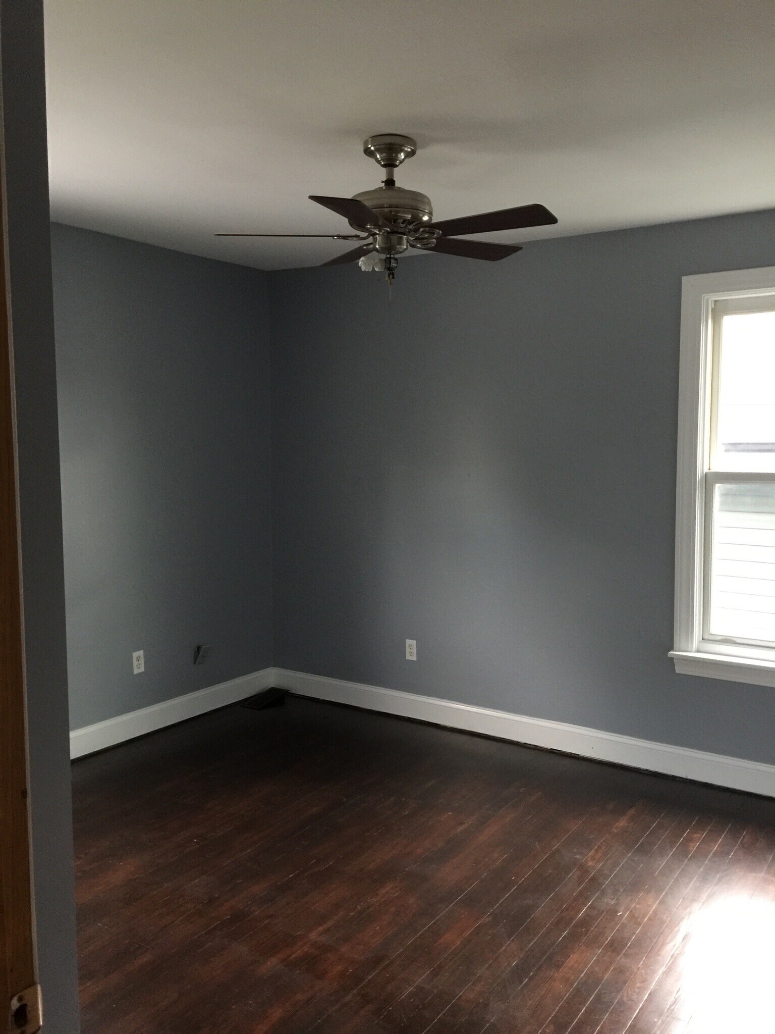 large bedroom with attached balcony - 804 Carpenter St