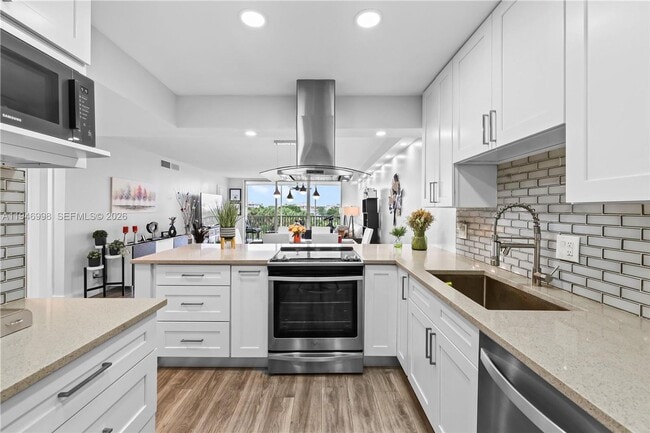 Building Photo - 2661 S Course Dr