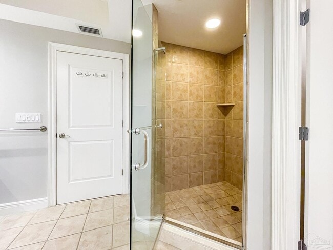 Building Photo - 612 Lost Key Dr