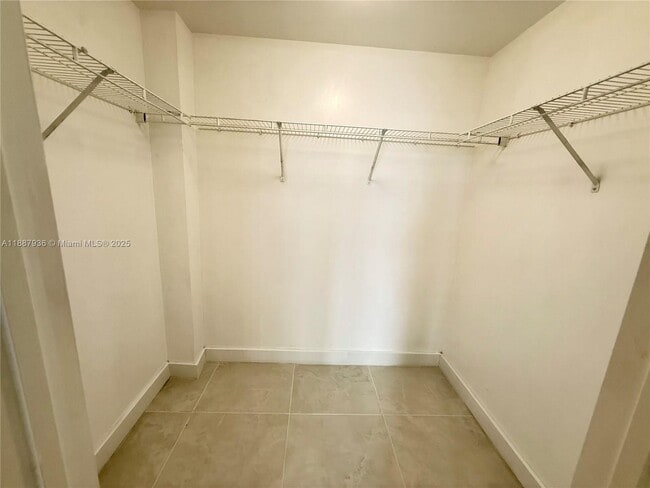 Building Photo - 253 NE 2nd St