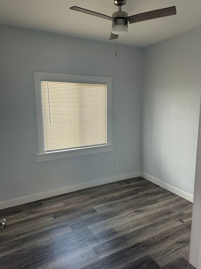 Building Photo - Beautifully Remodeled 4-Bedroom, 2-Bathroom Single-Family Home