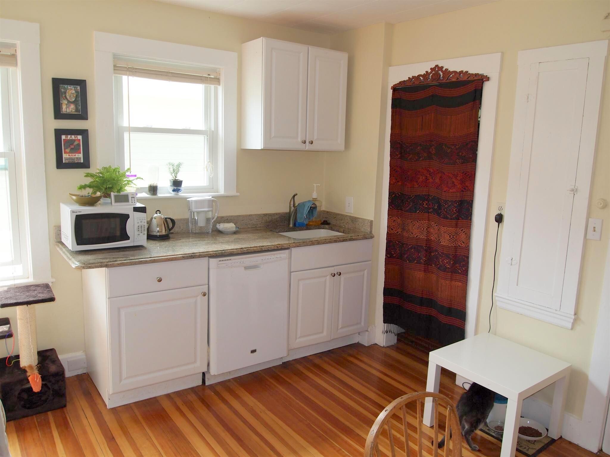 Building Photo - 56 Standish St
