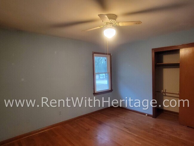 Building Photo - GRAMPA'S BUNGELOW - AWESOME BRICK RANCH WITH FULL UNFINISHED BASEMENT / GREAT LOCATION