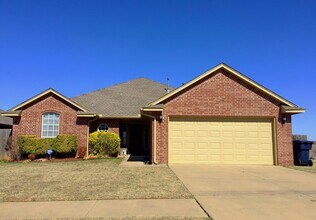 Building Photo - 1745 Sq. Ft.- Open Floor Plan- Edmond Schools