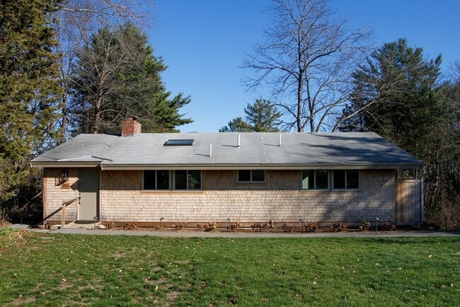 Primary Photo - 151 Argilla Rd