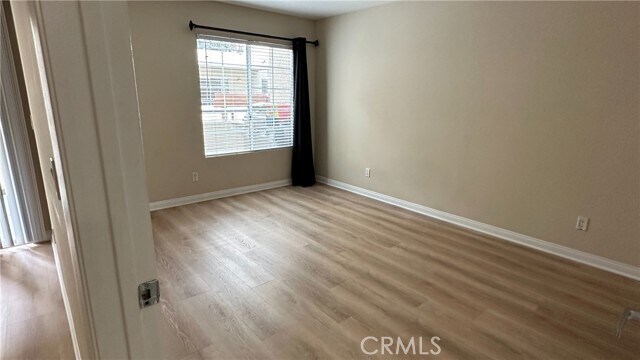 Building Photo - 5530 Owensmouth Ave