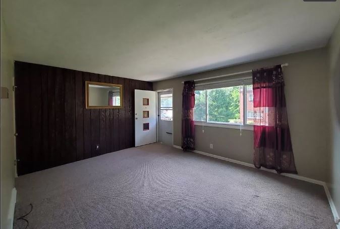 Building Photo - 215 Dalepark Dr