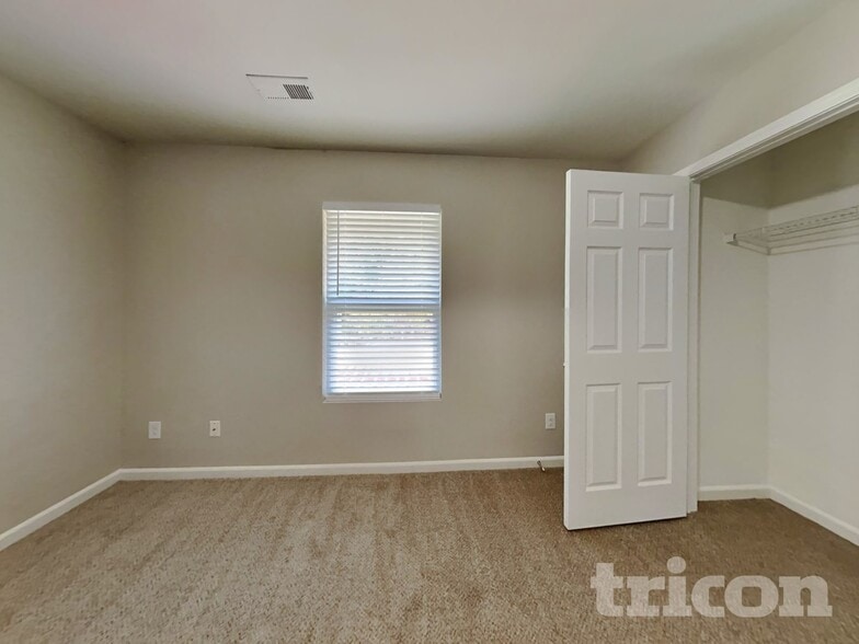 Building Photo - 616 Sawtooth Oak Drive