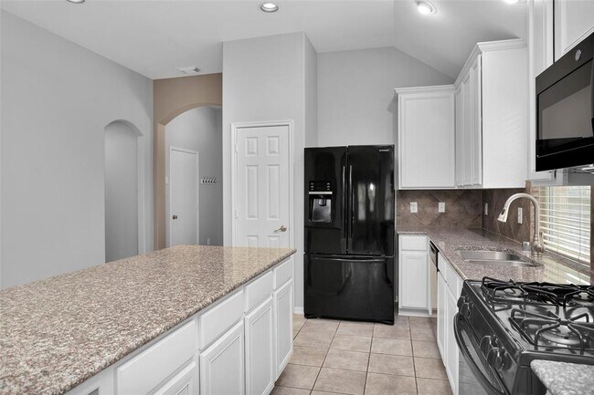 Building Photo - 28234 Sweet Oak Ln
