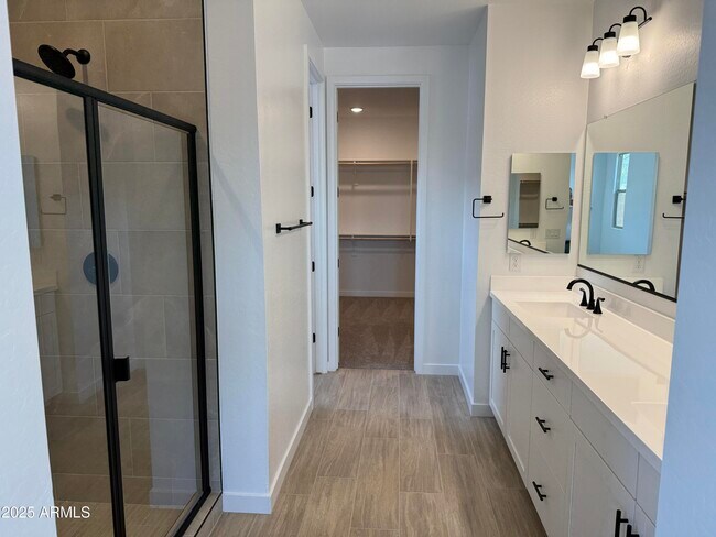 Building Photo - 40563 W Michaels Dr