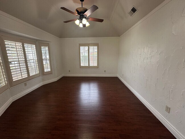 Building Photo - Entertainer delight rental home located in ''The Lakes'' subdivision coming soon!