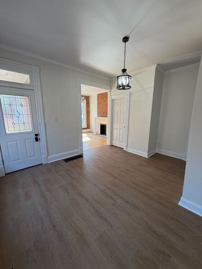 Building Photo - Fully Renovated 3BR/1.5 Bath in Olde Towne East!
