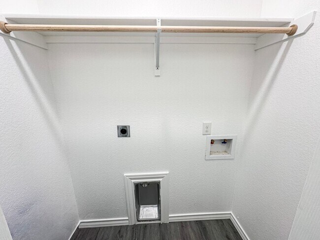 Building Photo - *NEW CONSTRUCTION* 3-Bedroom 2-Bathroom House Near Baylor!