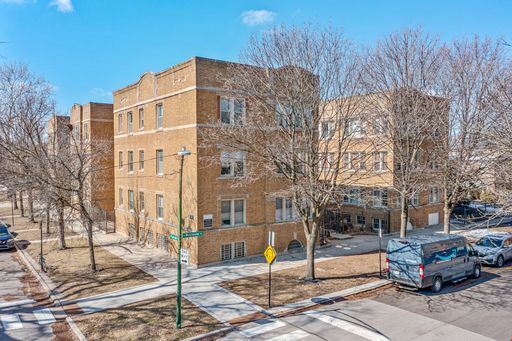 Primary Photo - 4700 N Winchester Ave