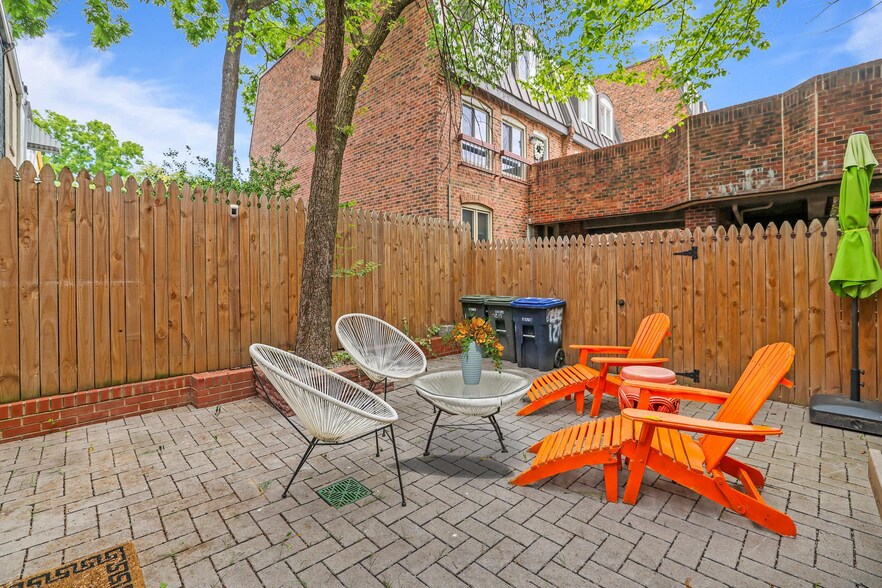 Building Photo - 1225 33rd St NW