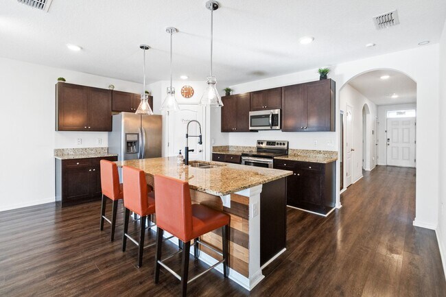 Building Photo - 4/2 Energy Efficient Home in St. Cloud w/ Fenced Back Yard