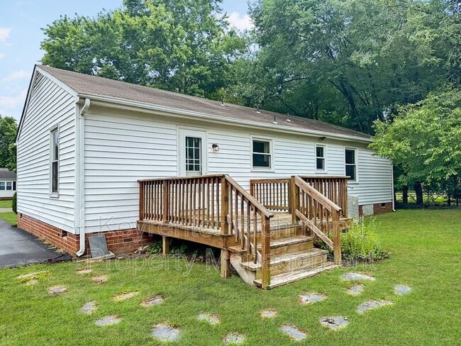Building Photo - 6422 Wedgewood Rd