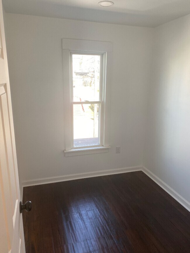 Building Photo - 1107 Buchanan St