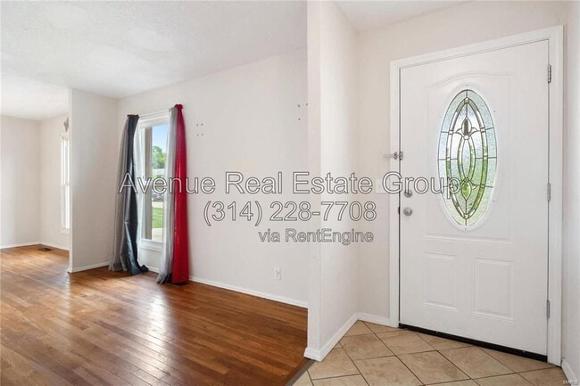 Building Photo - 3726 Briargrove Dr