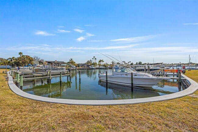 Building Photo - 1008 Apollo Beach Blvd