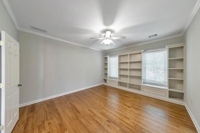 Building Photo - 11180 W Rd