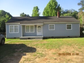 Building Photo - 1906 W Whitney Ave