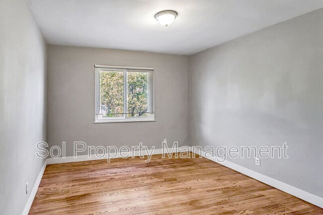 Building Photo - 1401 Laurent St
