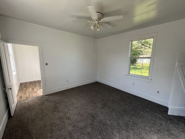 Building Photo - 2-Bedroom 1-Bath Home on Sunshine Rd.