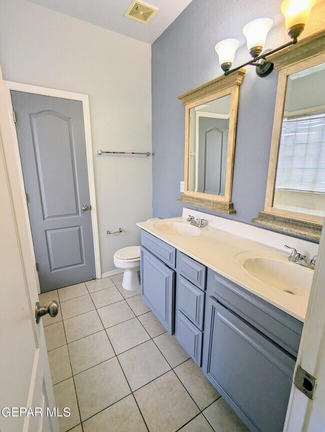 Building Photo - 3429 Touchstone Pl