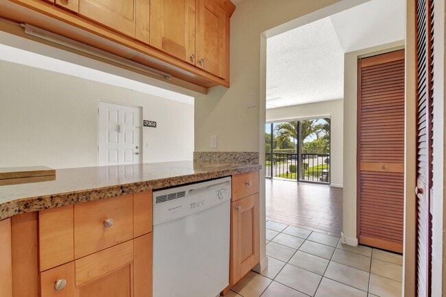 Building Photo - 616 Sea Pine Way
