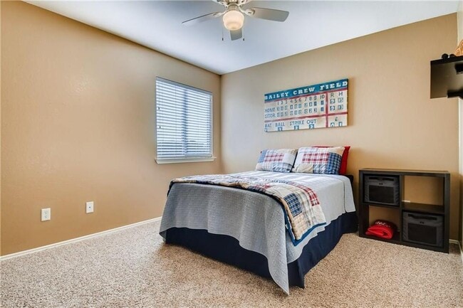 Building Photo - 903 Peyton Pl