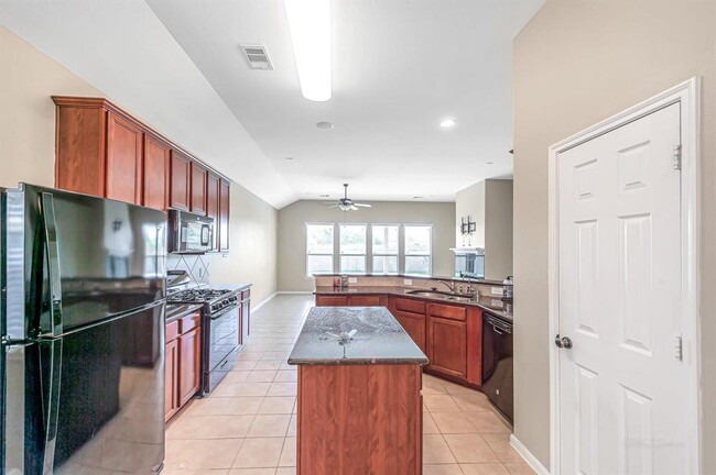 Building Photo - 27523 Huggins Crest Ct