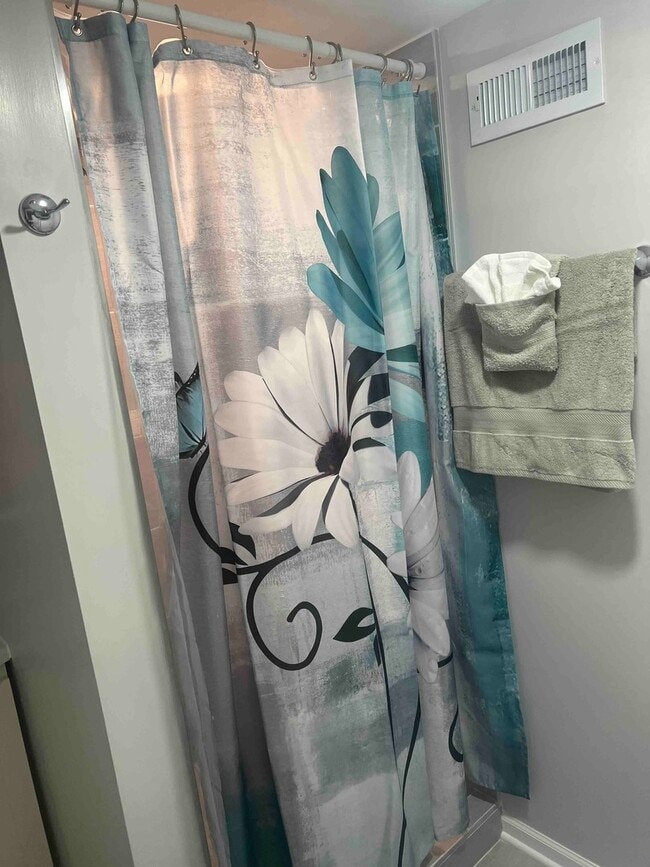 Building Photo - 10434 S Wentworth Ave