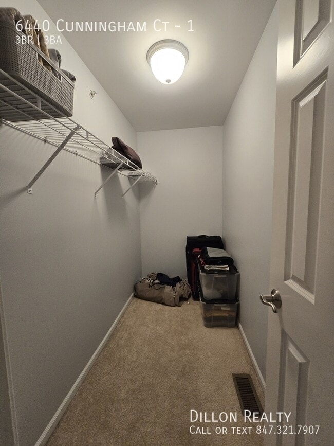 Building Photo - 6440 Cunningham Ct