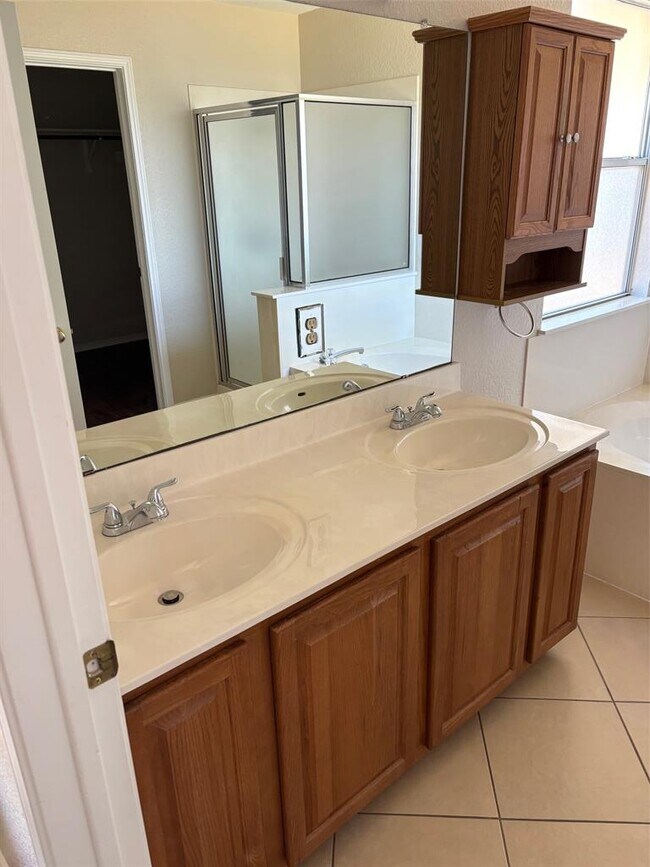 Building Photo - 1403 Haley Gray Dr