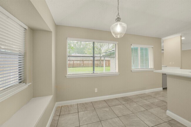 Building Photo - 21211 Park Mt Dr