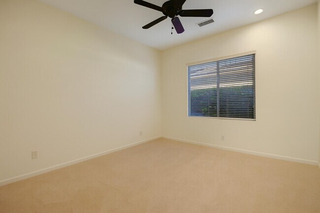 Building Photo - 830 Hawk Hill Trail