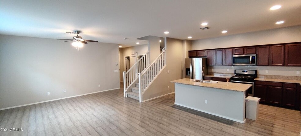 Building Photo - 2857 E Detroit St