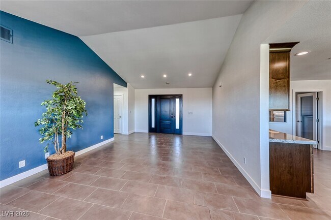 Building Photo - 969 Marigold Ct