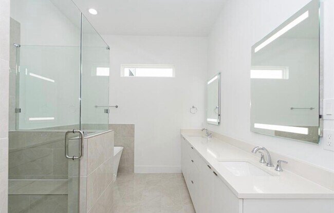 Building Photo - 505 Schweikhardt St