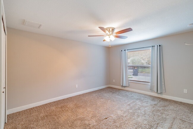 Building Photo - 3208 W Napoleon Ave