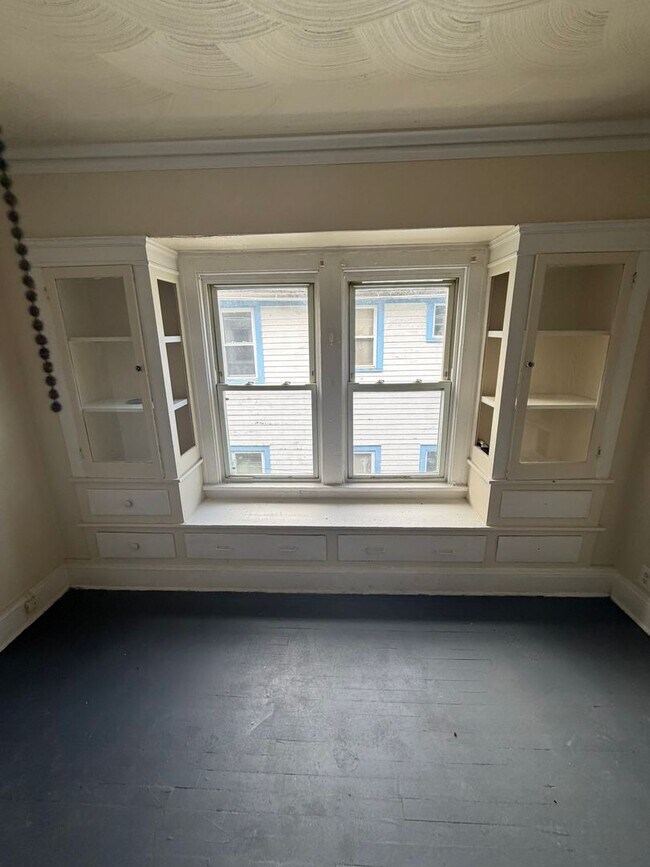 Building Photo - 12706 Parkhill Ave