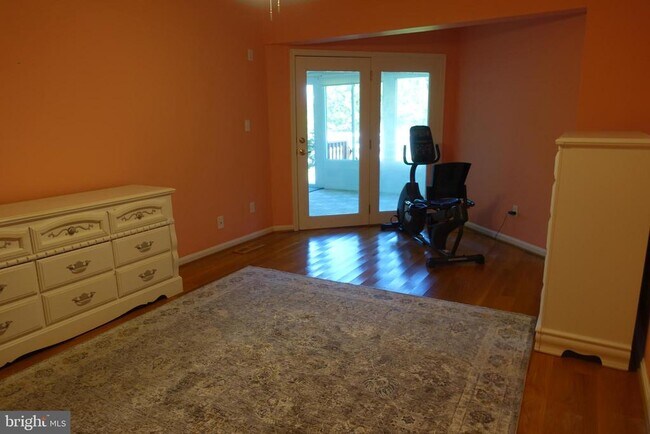 Building Photo - 6006 Bridgepointe Dr