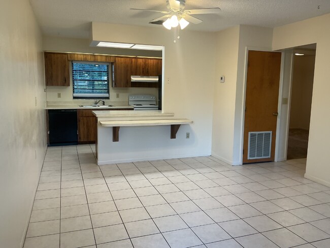 Building Photo - 1112 South Blvd