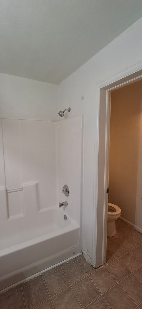 Building Photo - 4 bedroom rental