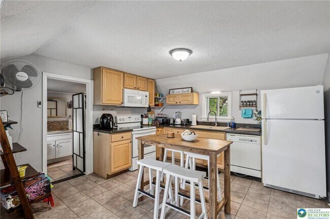 Building Photo - 3203 Washington St