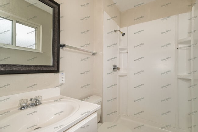 Building Photo - 4933 Countryside Dr