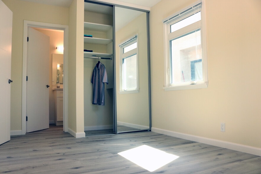 Bedroom - 1155 N Columbus Ave
